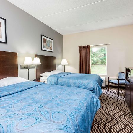 Super 8 By Wyndham Mars/Cranberry/Pittsburgh Area Hotel Cranberry Township Buitenkant foto