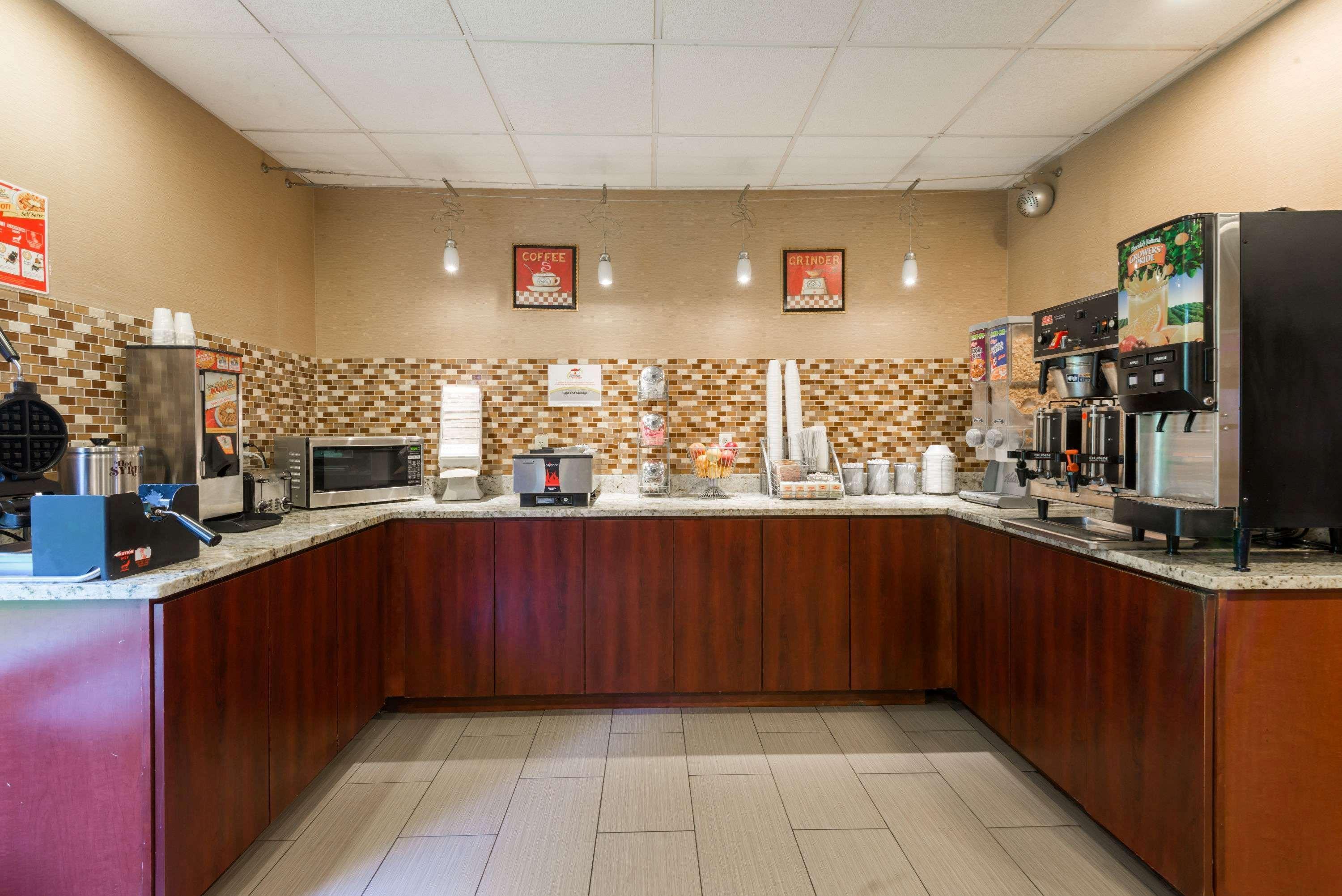 Super 8 By Wyndham Mars/Cranberry/Pittsburgh Area Hotel Cranberry Township Buitenkant foto